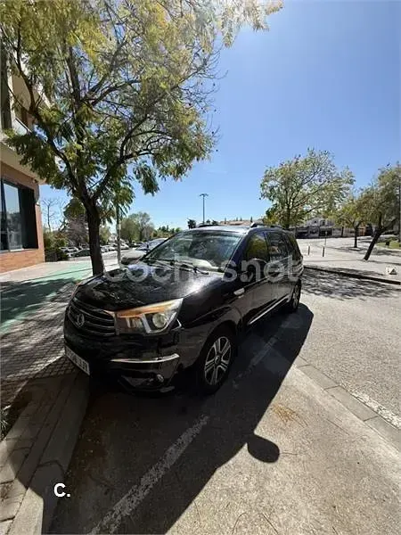Usado SsangYong Rodius Limited 155 CV (114 kW) 2015 Negro Monovolumen