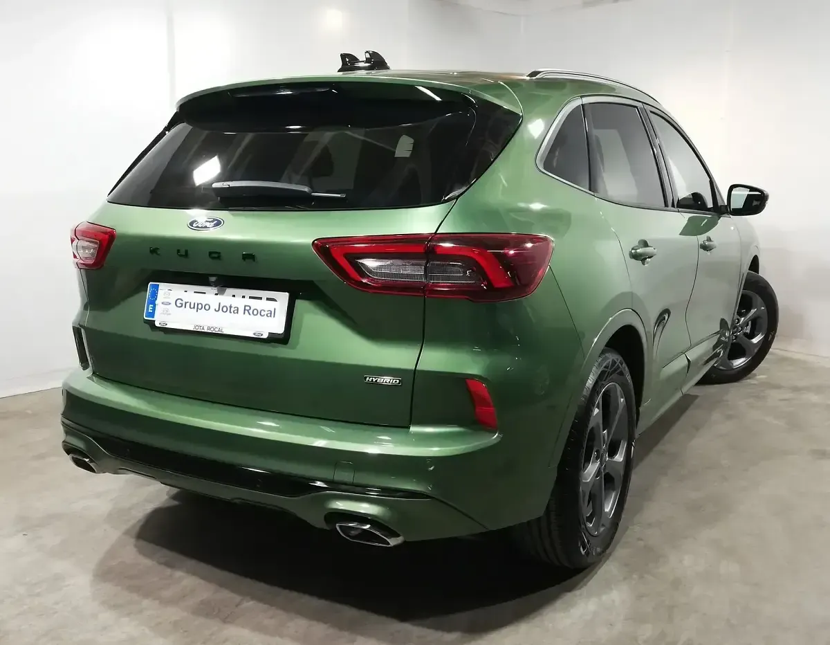 Usado Ford Kuga ST-Line 180 CV (132 kW) 2025 Verde SUV