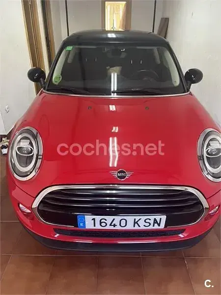 Usado Mini Cooper 136 CV (100 kW) 2018 Rojo Utilitario