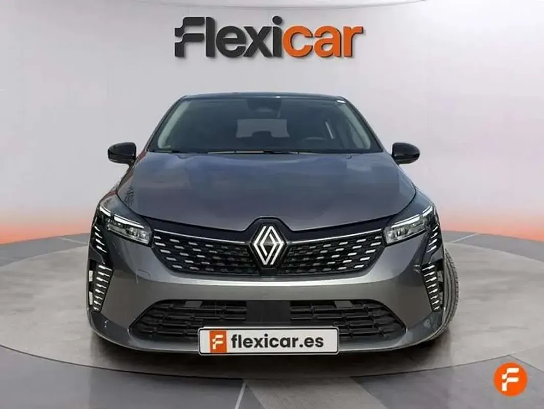 Usado Renault Clio Evolution 101 CV (74 kW) 2025 Gris Utilitario