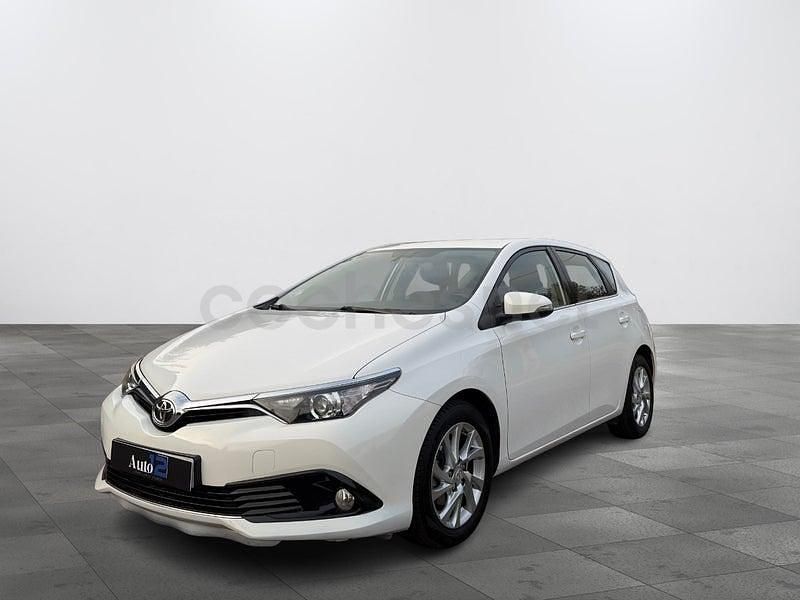 Usado Toyota Auris 116 CV (85 kW) 2016 Blanco Berlina