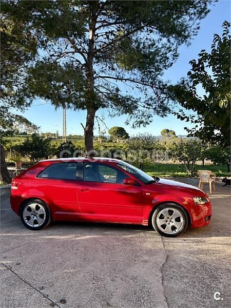 Usado Audi A3 Attraction 105 CV (77 kW) 2007 Rojo Utilitario