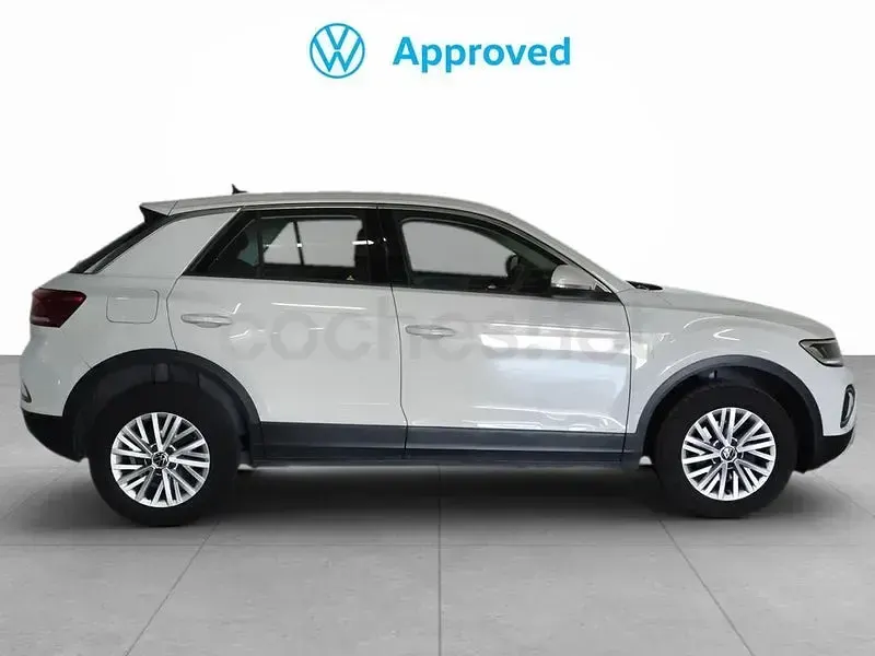 Usado VW T-Roc 110 CV (80 kW) 2023 Gris / plata SUV