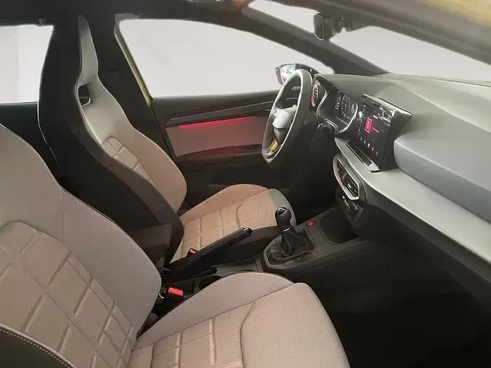 Nuevo Seat Ibiza FR 115 CV (84 kW) 2026 Amarillo Utilitario