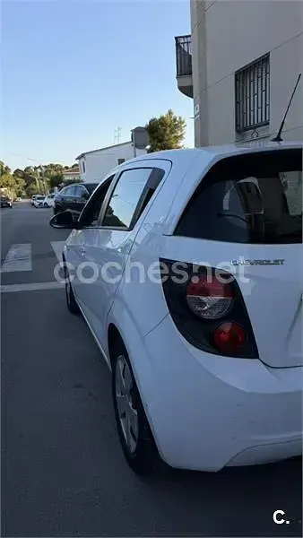 Usado Chevrolet Aveo LT 95 CV (69 kW) 2013 Blanco Berlina