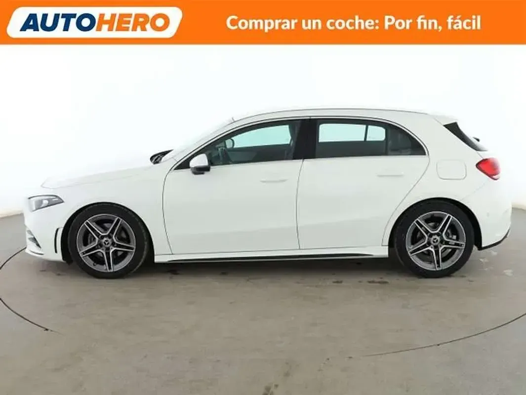 Usado Mercedes A180 AMG line 136 CV (100 kW) 2019 Blanco Berlina