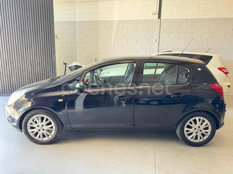 Usado Opel Corsa 80 CV (58 kW) 2008 Negro Berlina