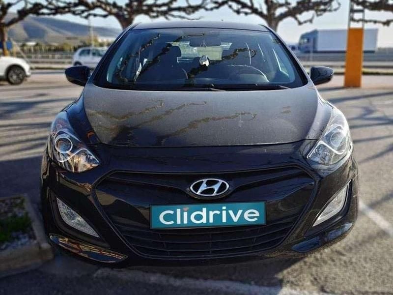 Usado Hyundai i30 90 CV (66 kW) 2013 Negro Utilitario