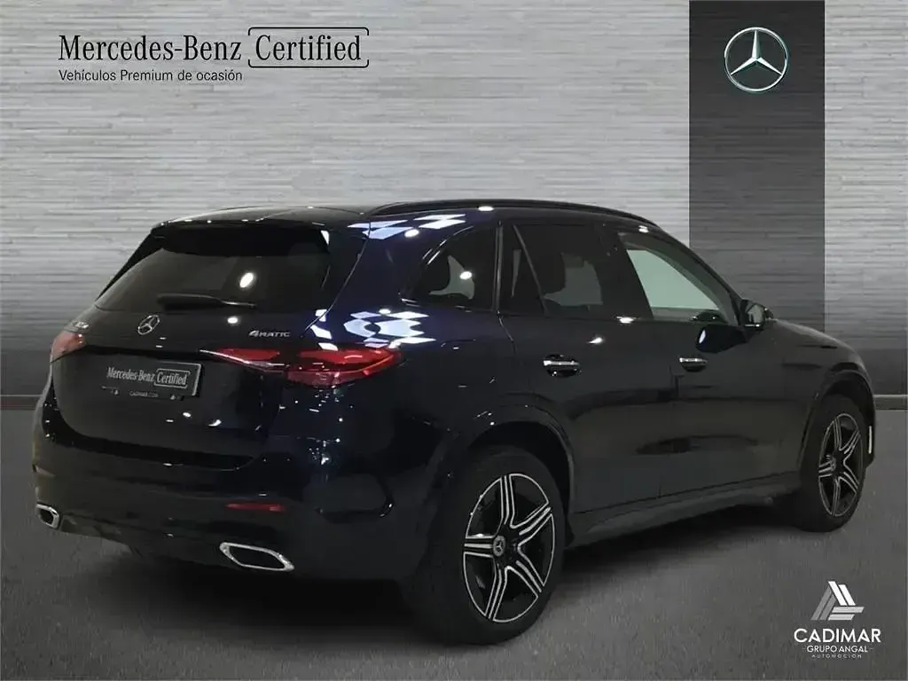Usado Mercedes GLC300e 320 CV (235 kW) 2023 Azul náutico SUV