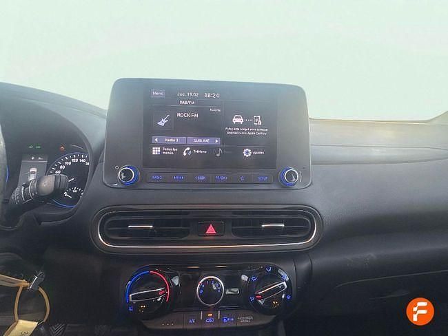 Usado Hyundai Kona 120 HP (88 kW) 2021 Branco SUV