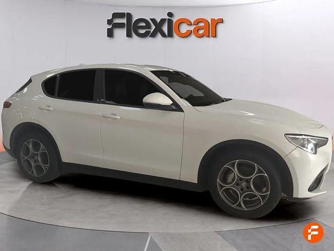 Usado Alfa Romeo Stelvio Sprint 160 CV (117 kW) 2022 Blanco SUV