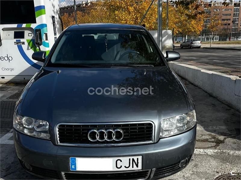 Gris / plata Usado 2003 Audi A4 Berlina | 2370 € (Precio justo) - Imagen 1/4