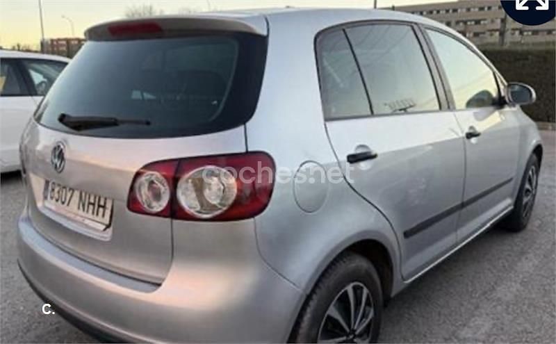 Usado VW Golf Plus Cross Highline 140 CV (102 kW) 2006 Gris / plata Monovolumen