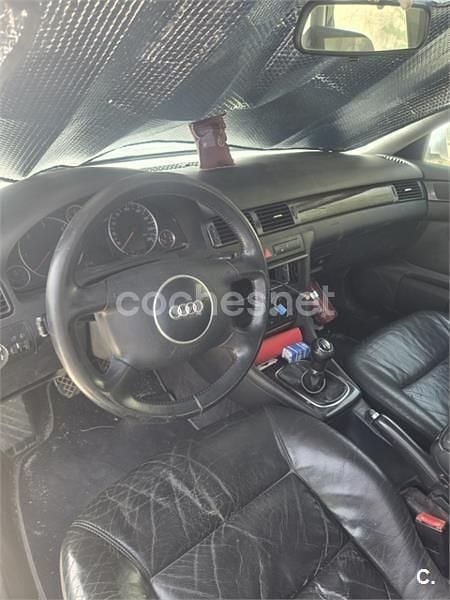 Usado Audi A6 130 CV (95 kW) 2002 Gris / plata Familiar