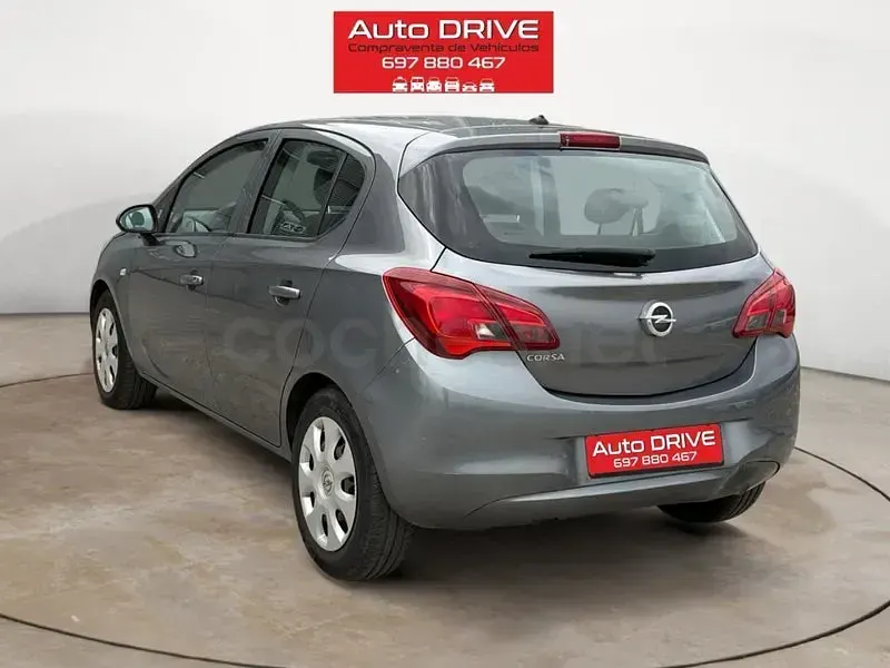 Usado Opel Corsa Expression 75 CV (55 kW) 2018 Gris / plata Utilitario