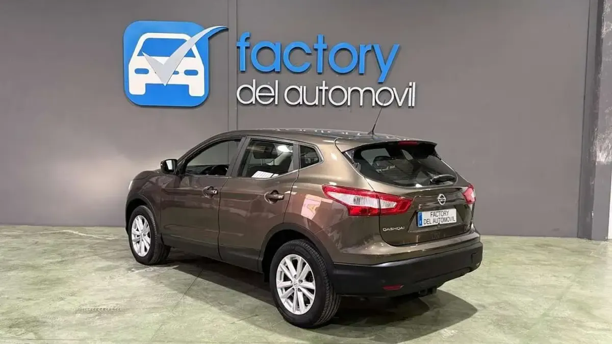 Usado Nissan Qashqai Acenta 116 CV (85 kW) 2015 Marrón SUV