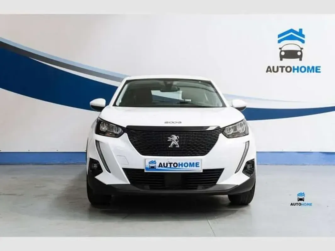 Usado Peugeot 2008 Active 101 CV (74 kW) 2022 Blanco SUV