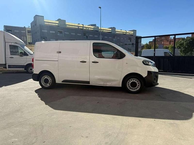 Usado Opel Vivaro 121 CV (88 kW) 2022 Blanco Monovolumen