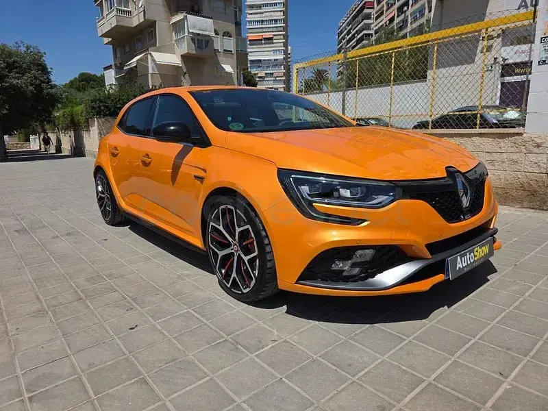 Usado Renault Mégane IV Trophy 300 CV (220 kW) 2019 Naranja Berlina