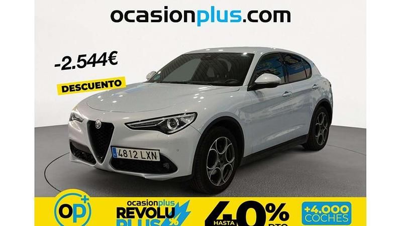 Usado Alfa Romeo Stelvio Sprint 190 CV (139 kW) 2022 Blanco SUV