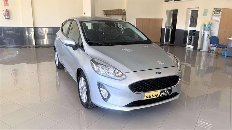 Plateado Usado 2018 Ford Fiesta Trend+ Utilitario | 9900 € (Precio justo) - Imagen 1/4