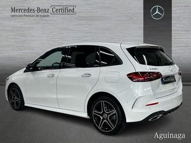 Usado Mercedes B250e AMG line 218 CV (160 kW) 2024 Blanco digital Monovolumen