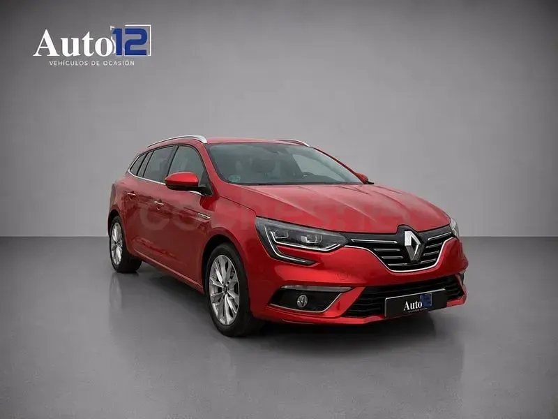 Usado Renault Mégane GrandTour Zen 130 CV (95 kW) 2017 Granate Familiar