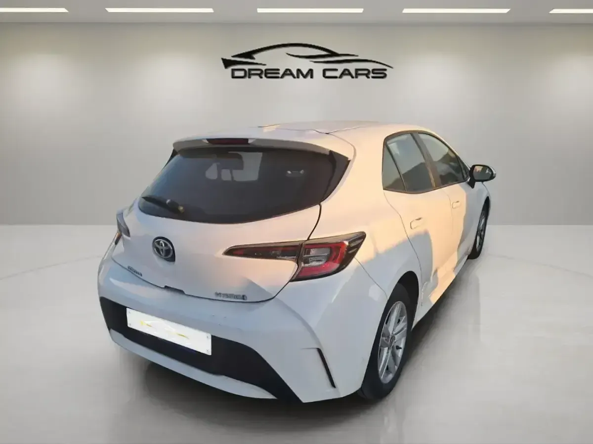Usado Toyota Corolla Active 122 CV (89 kW) 2022 Blanco Pickup/Camioneta