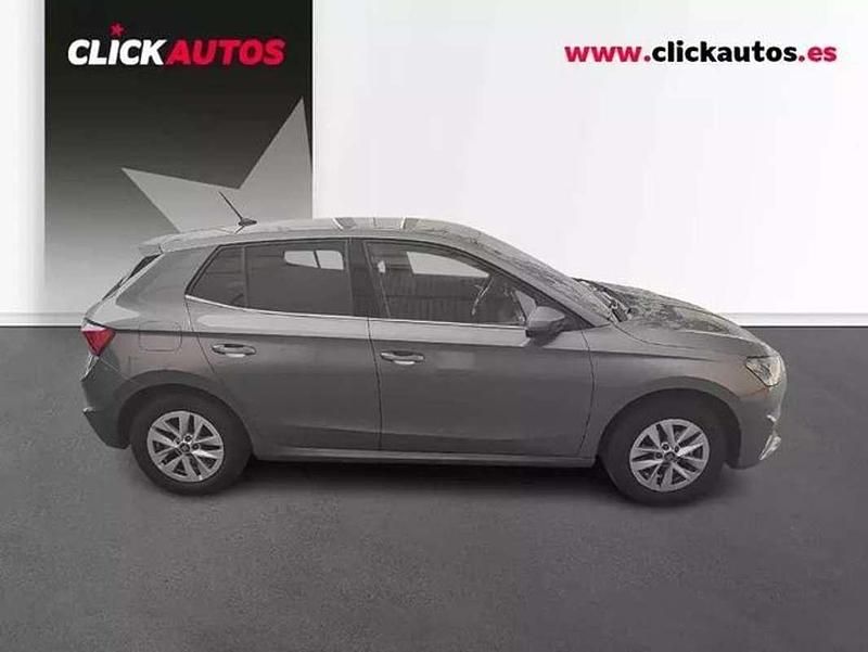 Usado Skoda Fabia Selection 95 CV (69 kW) 2025 Gris Utilitario