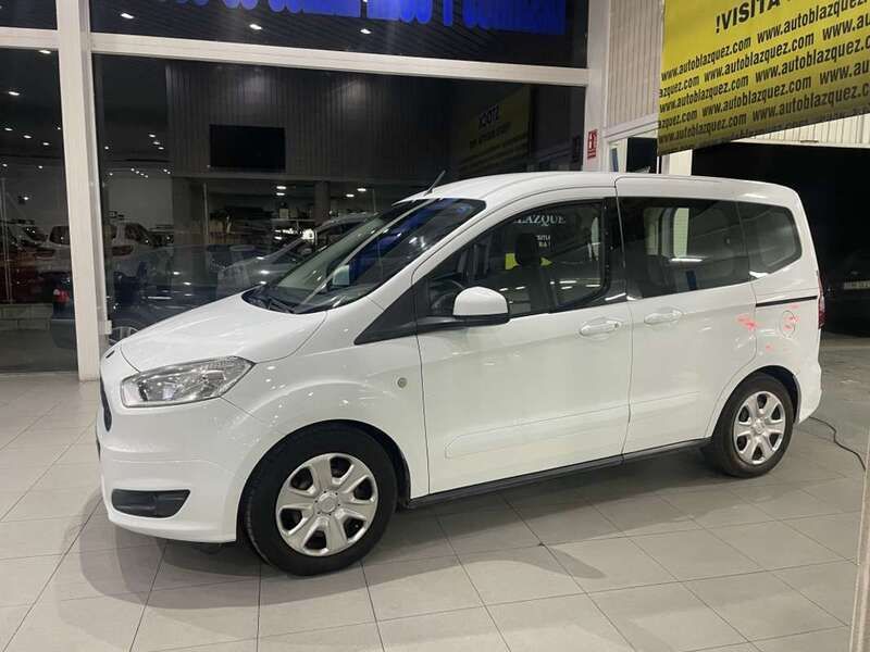 Usado Ford Tourneo Connect Trend 101 CV (74 kW) 2016 Blanco Monovolumen