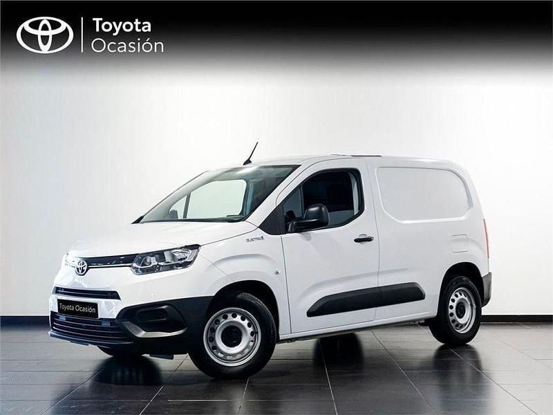 Usado Toyota Proace 100 kW (136 CV) 2023 Blanco Monovolumen