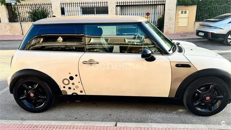 Usado Mini Cooper 115 CV (84 kW) 2002 Blanco Utilitario