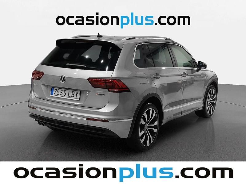 Usado VW Tiguan Sportline 190 CV (139 kW) 2019 Gris plata SUV