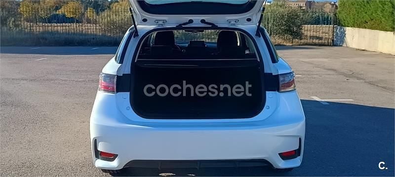 Usado Lexus CT200h Executive Line 136 CV (100 kW) 2015 Blanco Berlina