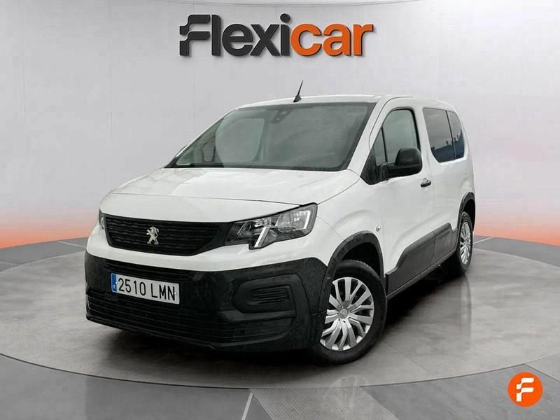 Usado Peugeot Rifter Active 100 CV (73 kW) 2021 Blanco Monovolumen