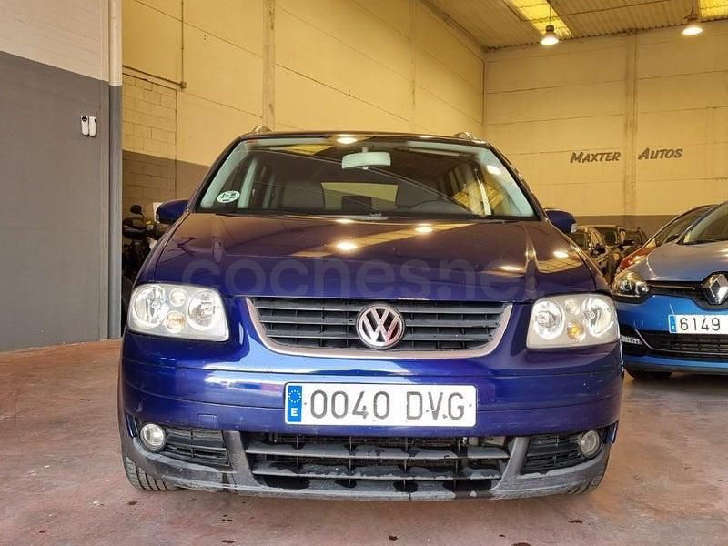 Usado VW Touran 105 CV (77 kW) 2006 Azul Monovolumen