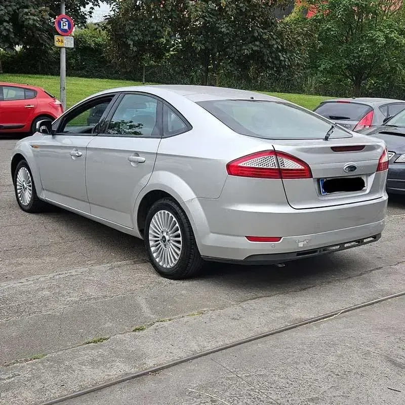 Usado Ford Mondeo 125 CV (91 kW) 2009 Gris Berlina