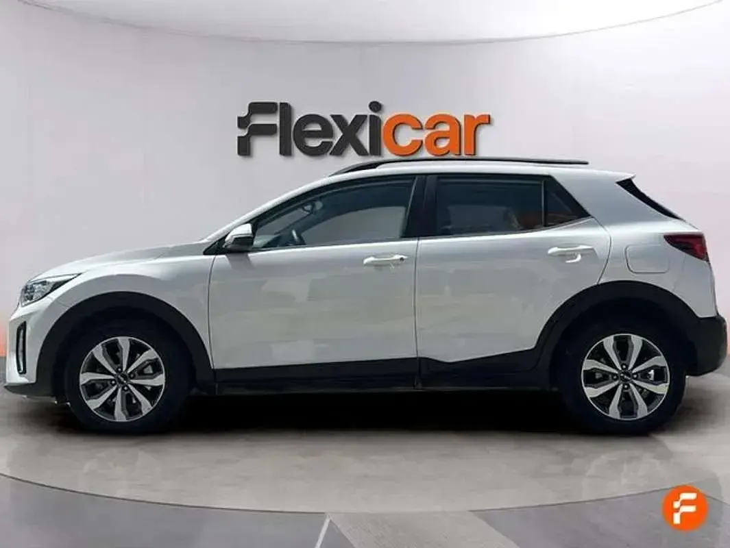 Usado Kia Stonic Plus 84 CV (61 kW) 2022 Blanco SUV