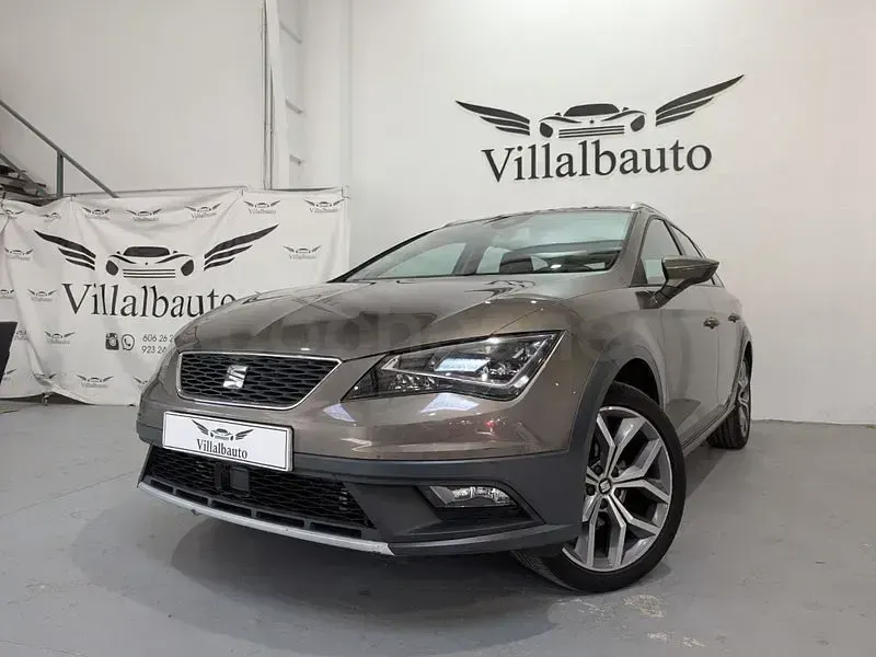 Usado Seat Leon 4Drive 150 CV (110 kW) 2014 Beige Familiar