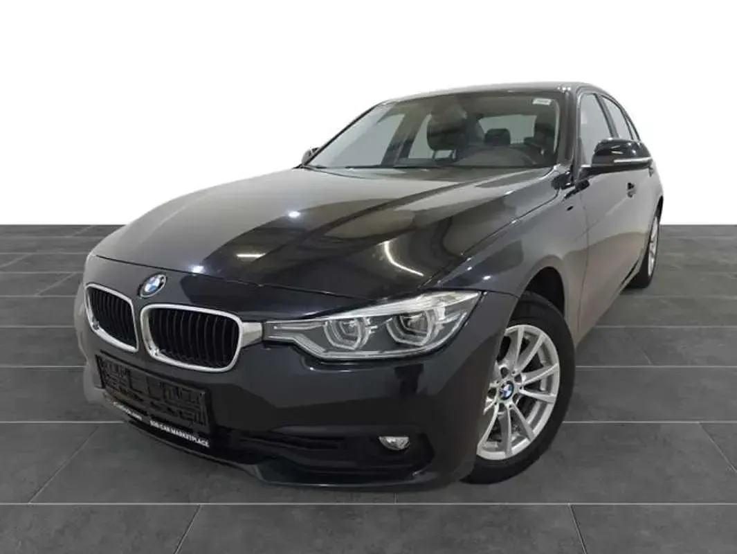 Usado BMW 318 136 CV (100 kW) 2018 Negro Berlina