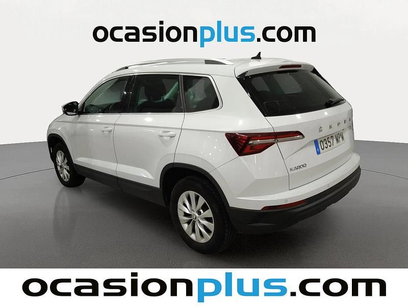 Usado Skoda Karoq Selection 115 CV (84 kW) 2024 Blanco SUV