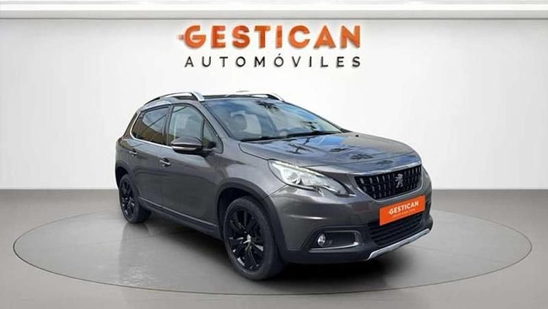 Usado Peugeot 2008 Allure 100 CV (73 kW) 2017 Gris SUV