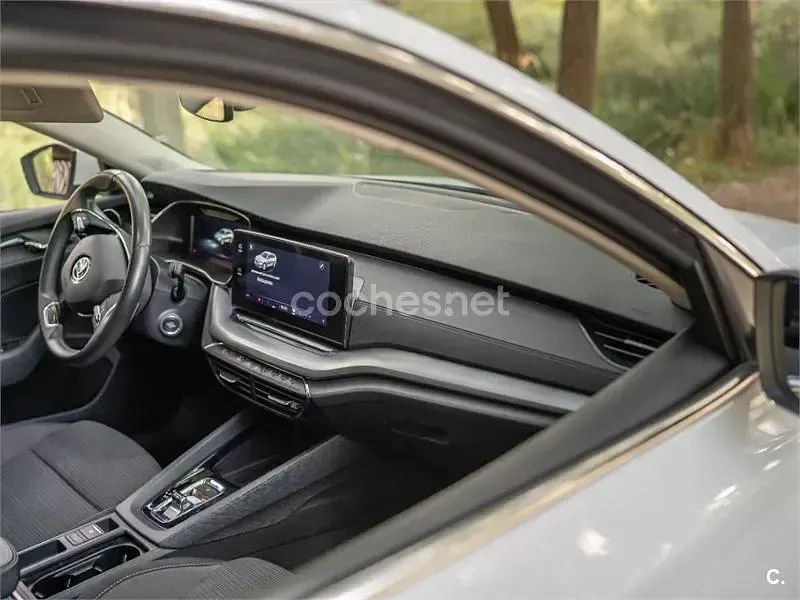 Usado Skoda Octavia Ambition 115 CV (84 kW) 2021 Blanco Familiar