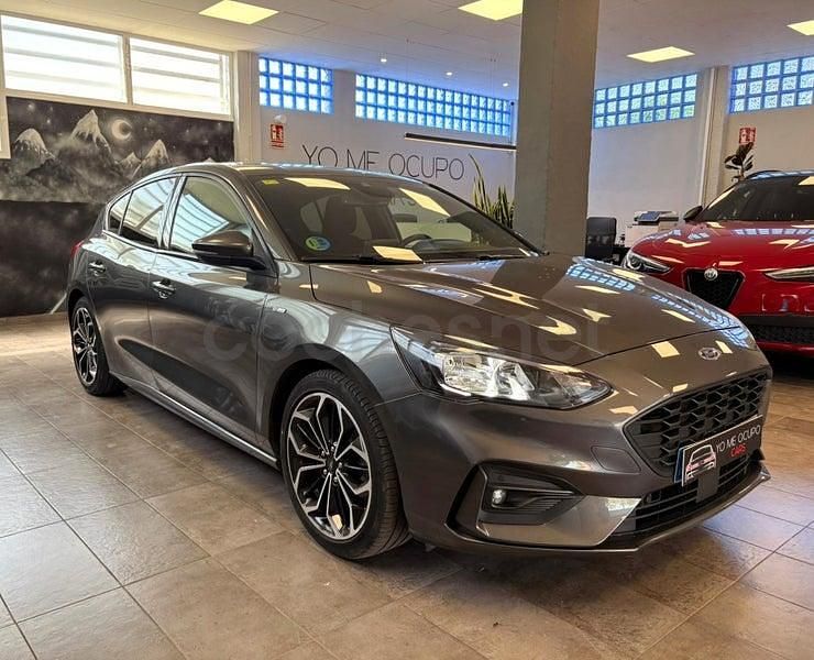 Usado Ford Focus ST-Line X 125 CV (91 kW) 2020 Gris / plata Berlina