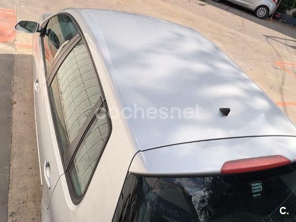 Usado VW Polo Advance 80 CV (58 kW) 2006 Gris / plata Utilitario