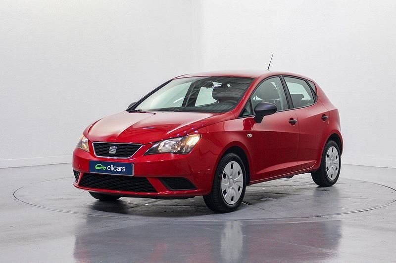 Usado Seat Ibiza Reference 90 CV (66 kW) 2015 Rojo Berlina