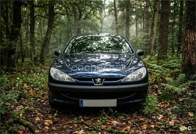 Usado Peugeot 206 75 CV (55 kW) 2006 Negro Berlina