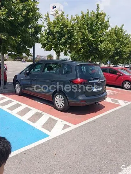 Usado Opel Zafira Tourer Excellence 130 CV (95 kW) 2014 Gris / plata Monovolumen