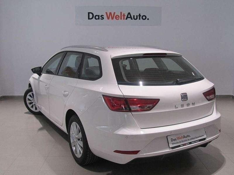 Usado Seat Leon ST Style 116 CV (85 kW) 2020 Blanco Familiar