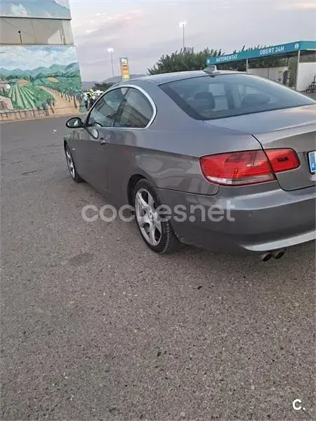 Usado BMW 325 218 CV (160 kW) 2006 Gris / plata Coupe